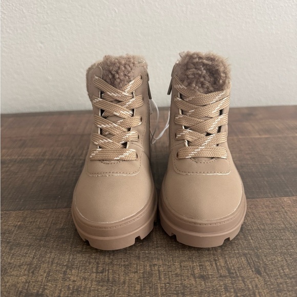 H&M Waterproof Winter Lace-up Boots with Fur Lining size US 7 - Picture 3 of 6